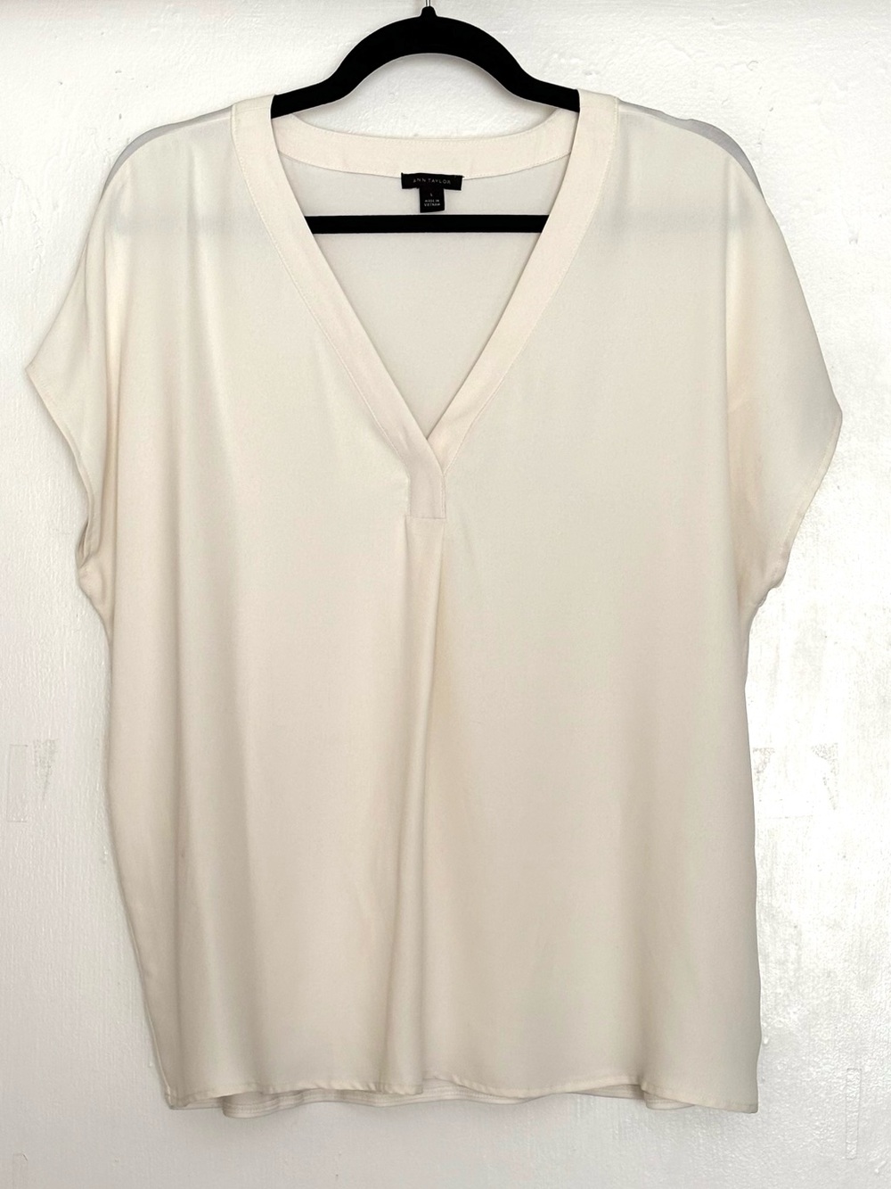 Ann Taylor Mixed Media Pleat Front Top White Size Large